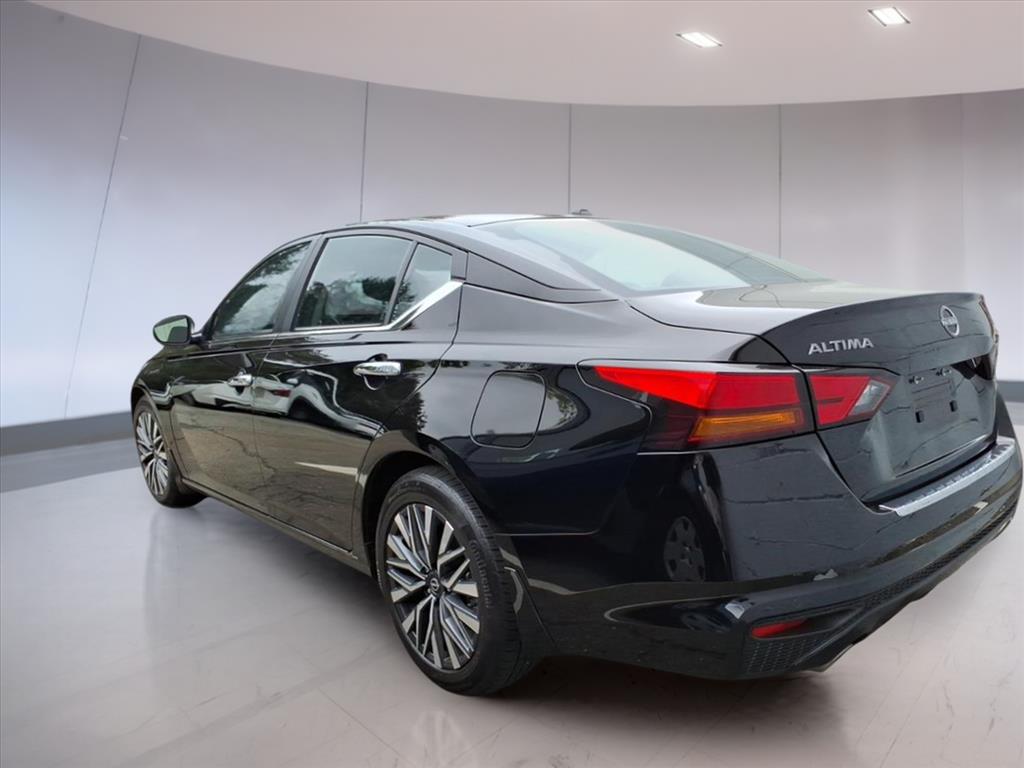 2023 Nissan Altima 2.5 SV photo 3