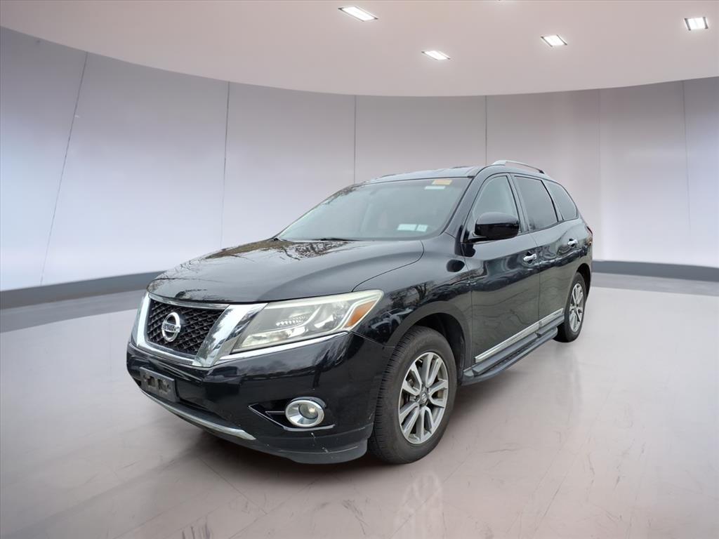 2013 Nissan Pathfinder SL photo 2