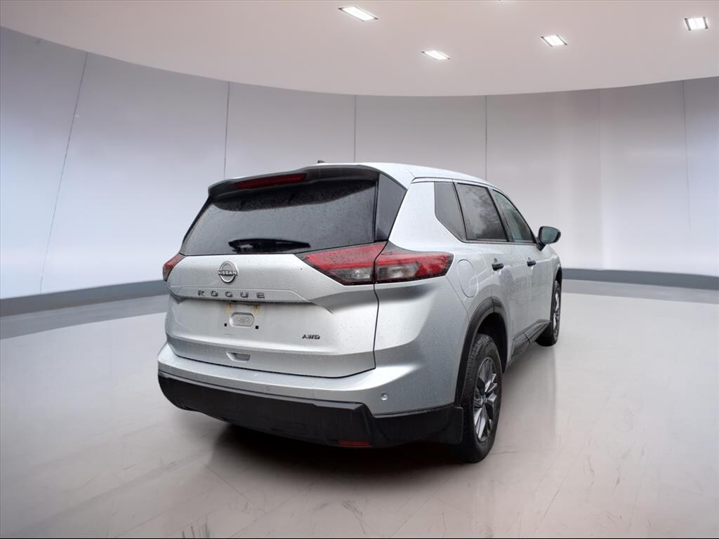 Used 2024 Nissan Rogue S SUV