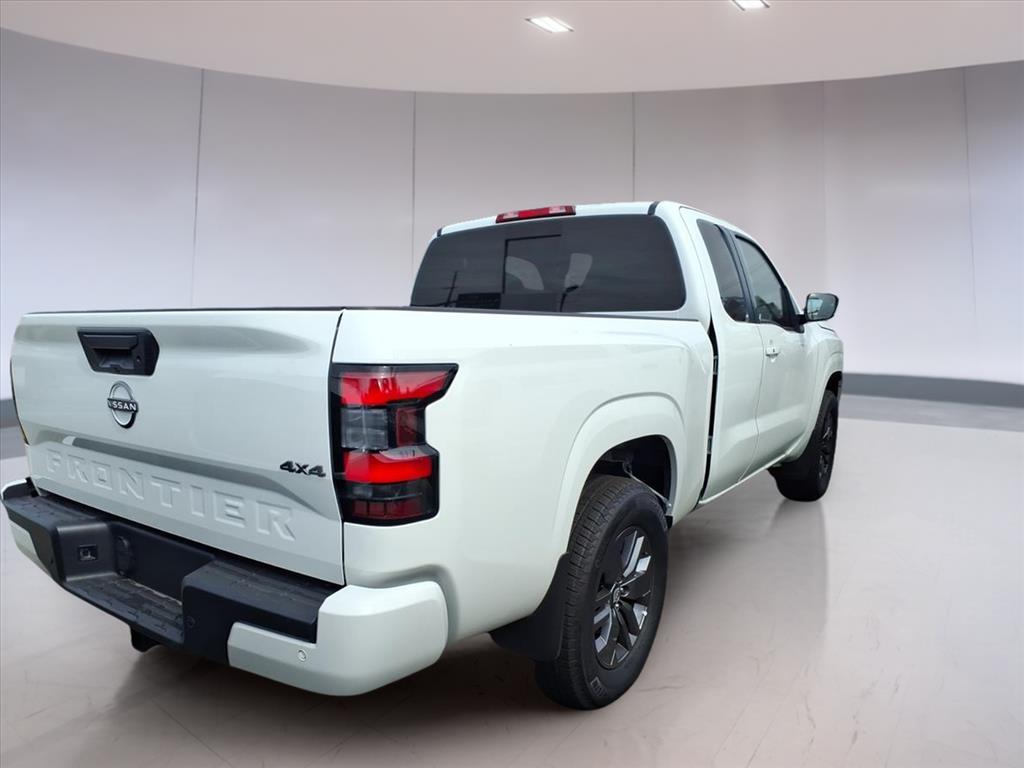 2025 Nissan Frontier SV photo 4