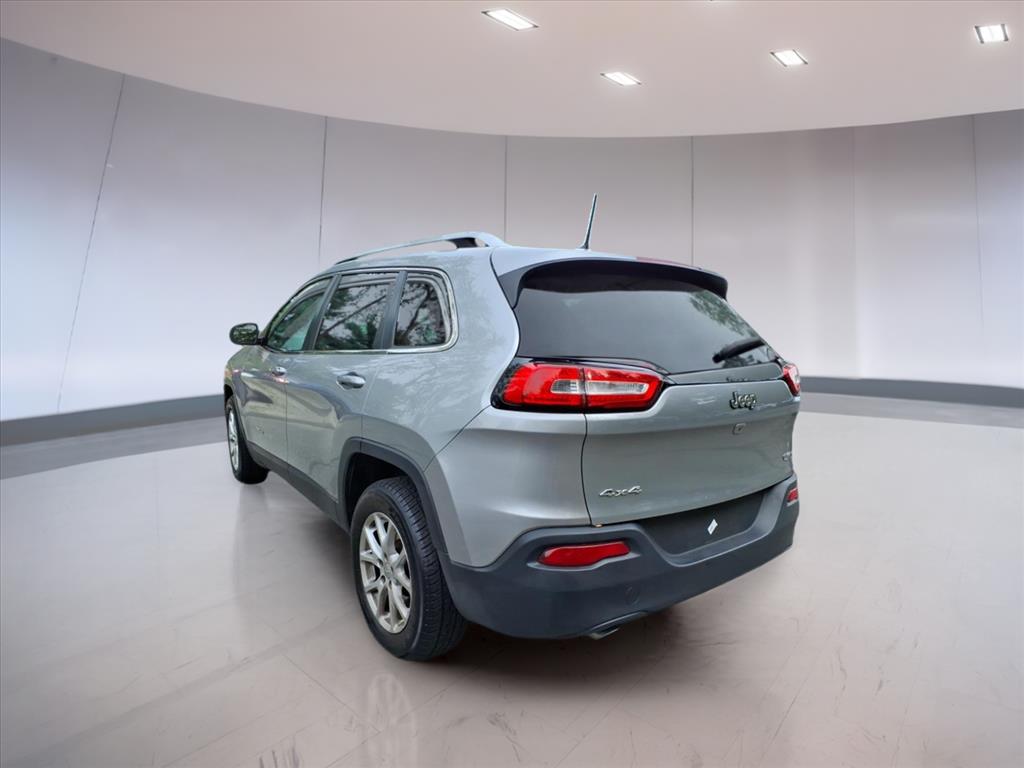 2016 Jeep Cherokee Latitude photo 3
