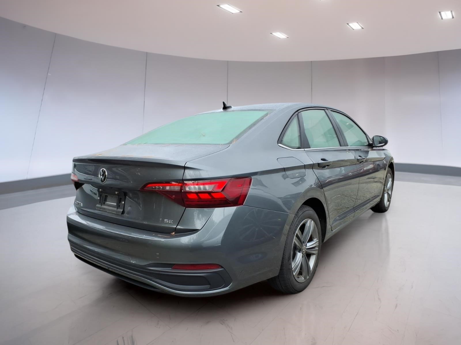 Used 2024 Volkswagen Jetta SE Sedan