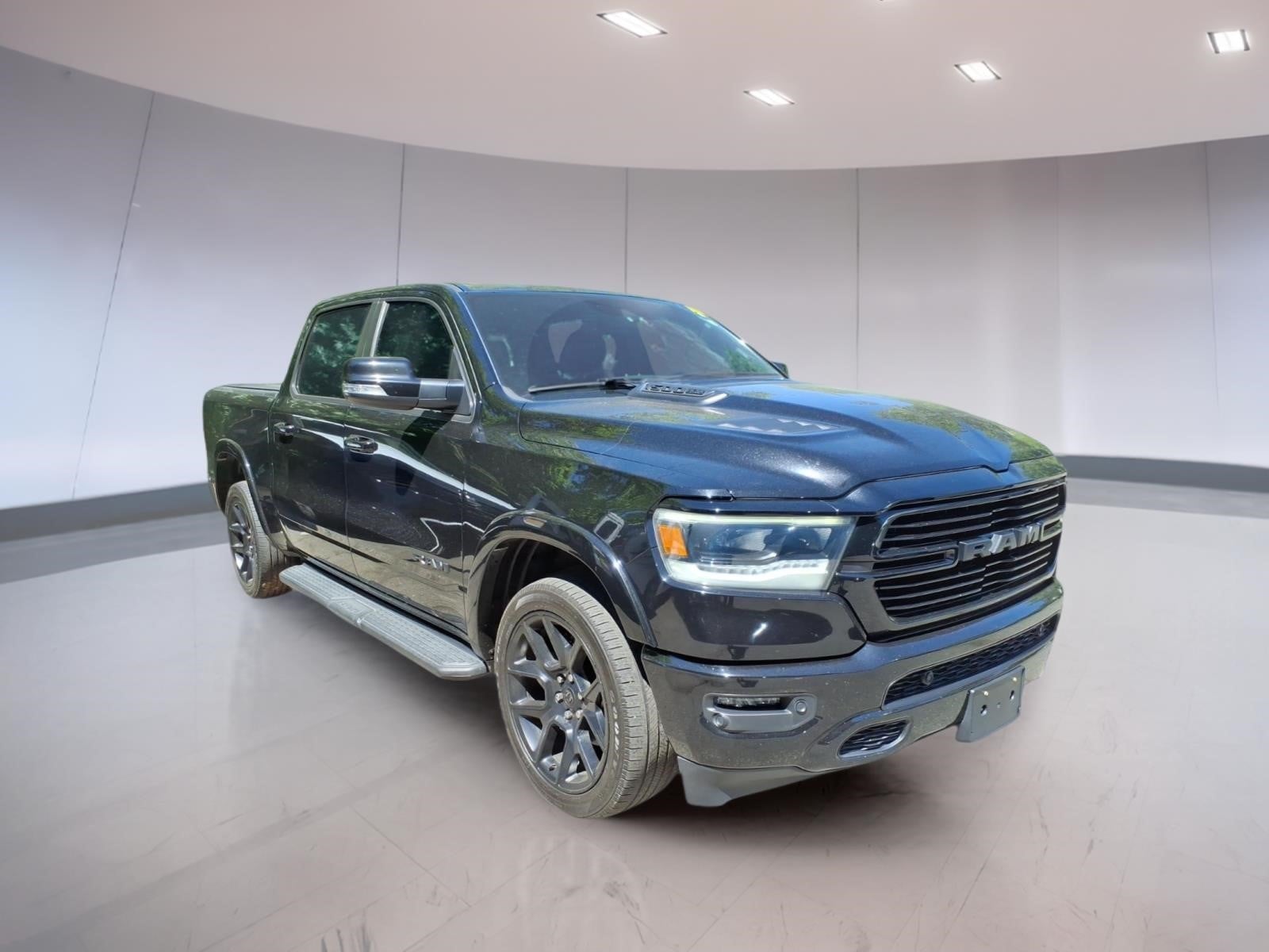 2021 RAM 1500 Laramie 4x4 Crew Cab 5'7's photo
