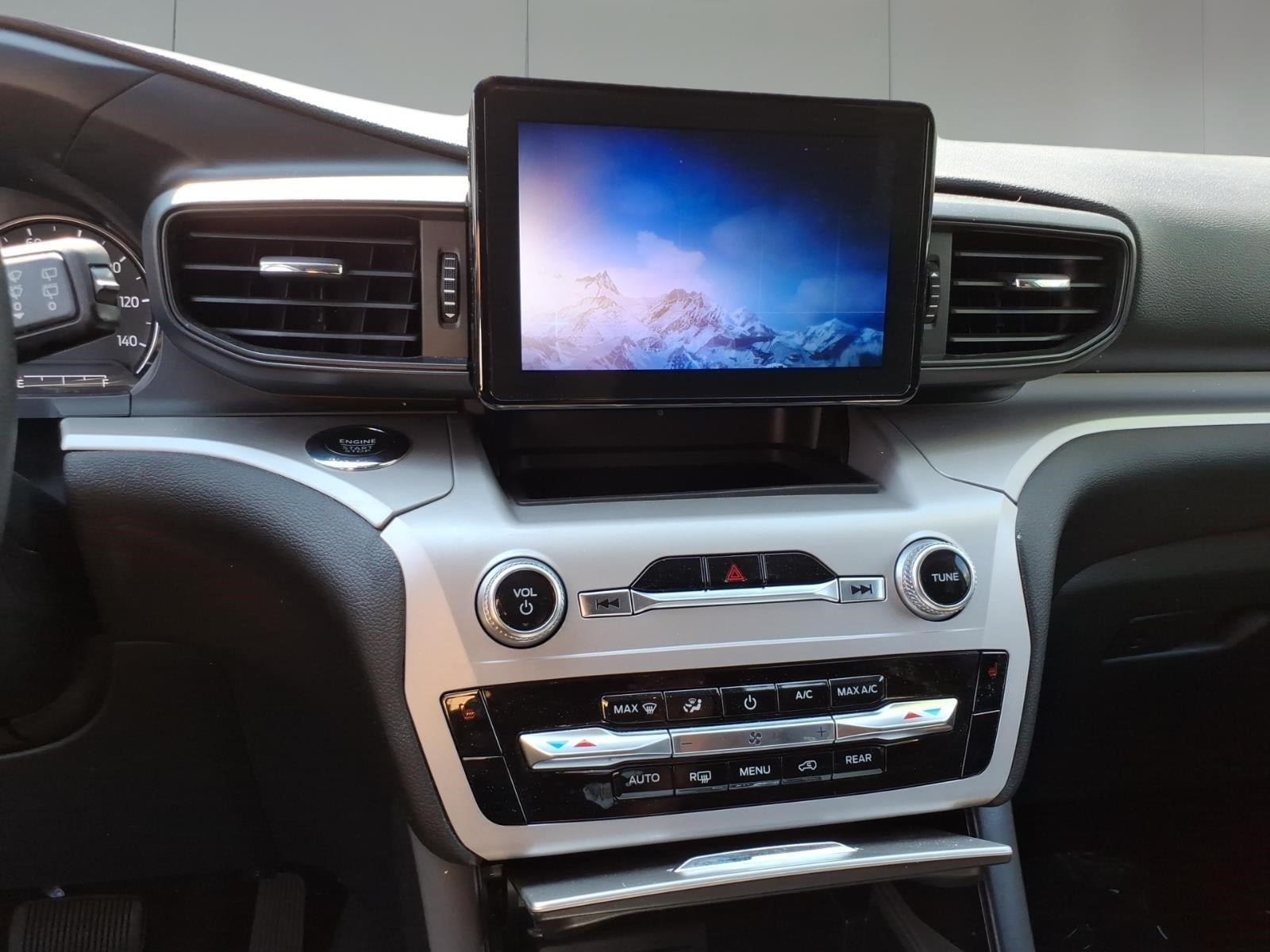 2023 Ford Explorer XLT - Photo 14