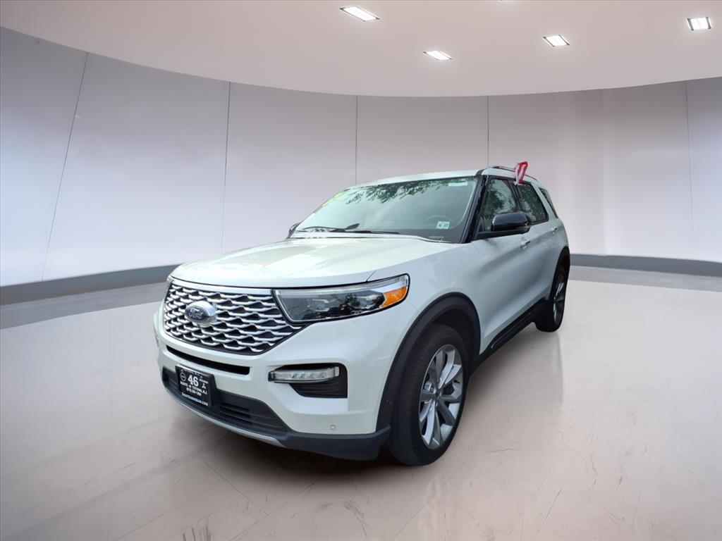 2022 Ford Explorer Platinum photo 2