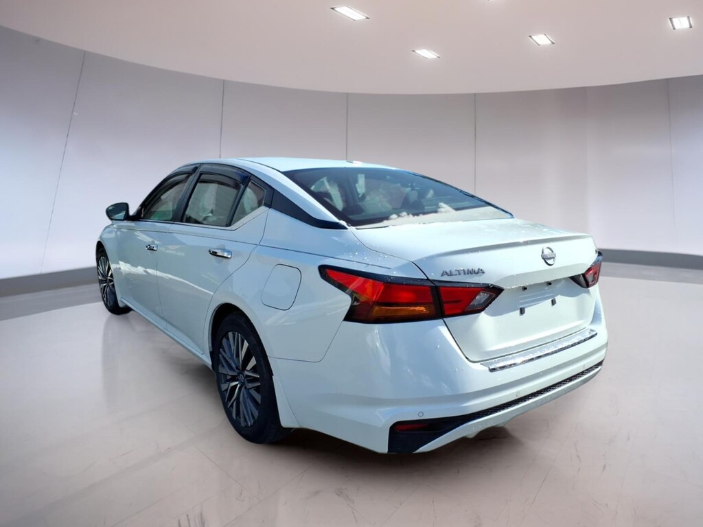 Used 2023 Nissan Altima 2.5 SV Sedan