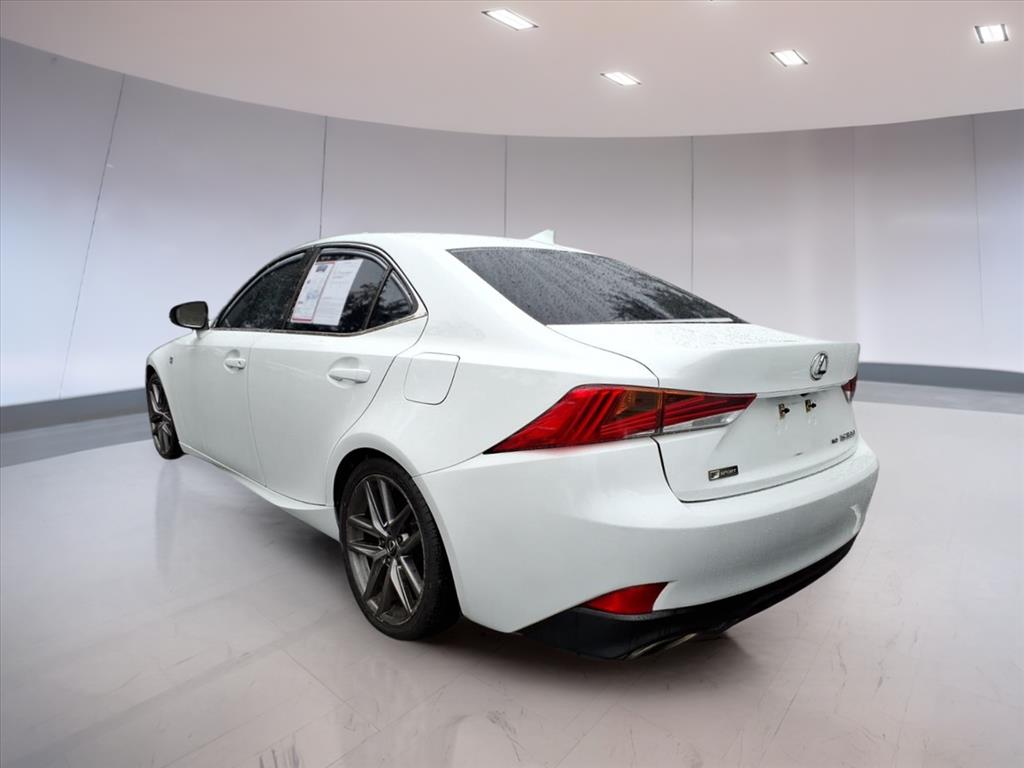 2019 Lexus IS 300 photo 3