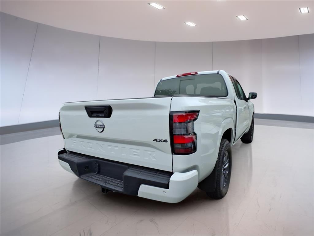 2025 Nissan Frontier SV photo 4