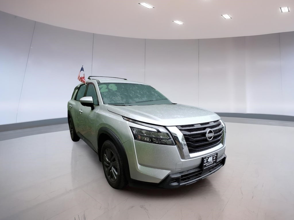 Used 2024 Nissan Pathfinder SV SUV