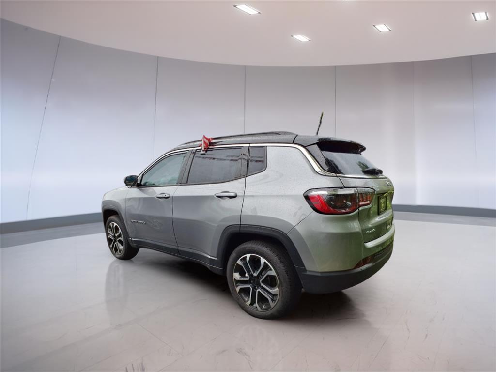 2024 Jeep Compass Limited photo 3