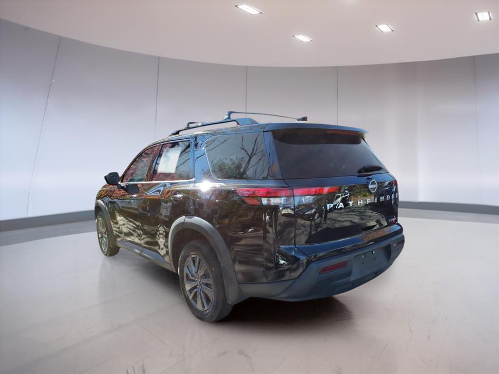 2022 Nissan Pathfinder SV photo 3