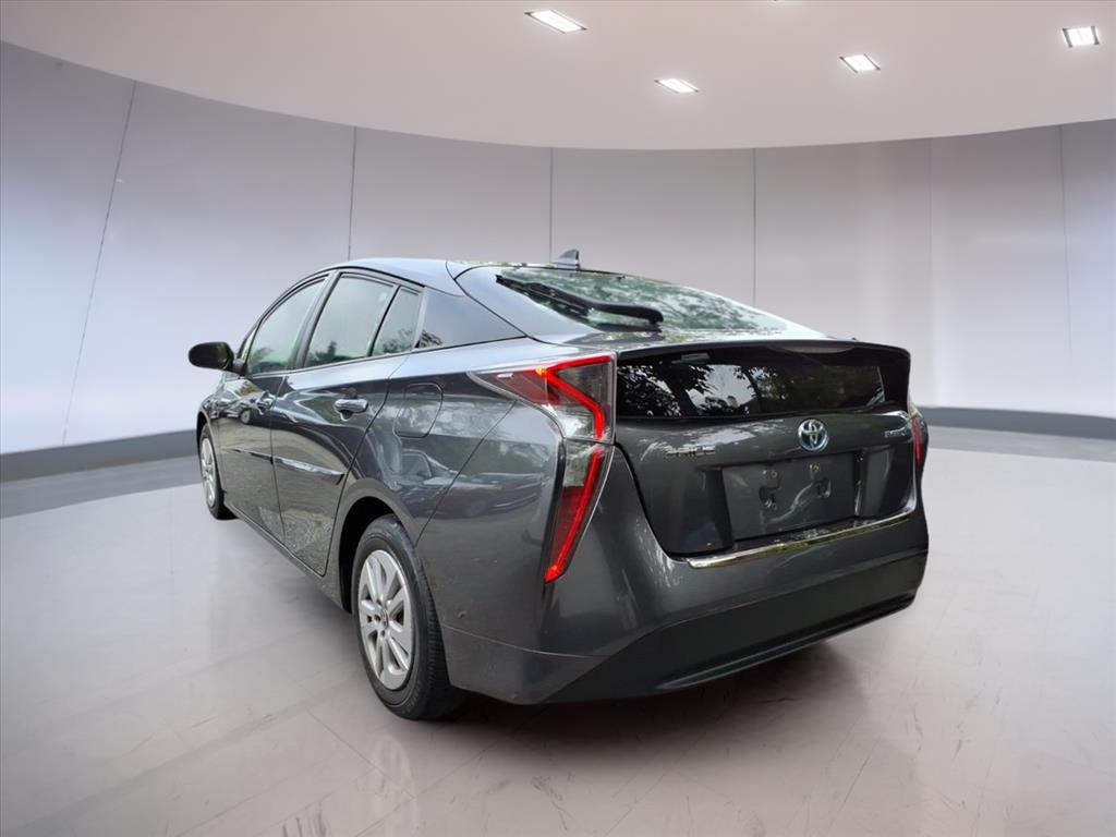2016 Toyota Prius One Two photo 3