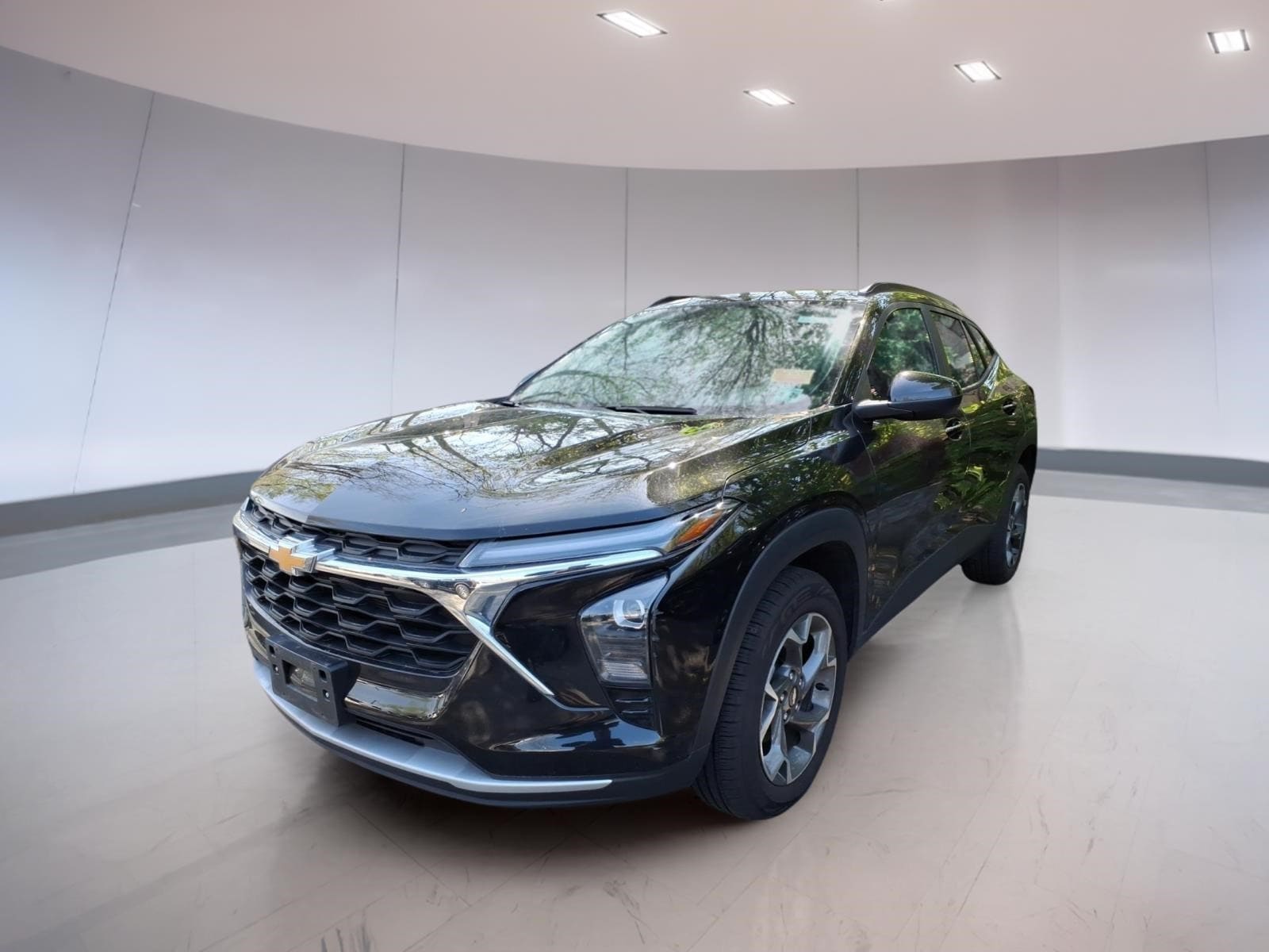 Used 2024 Chevrolet Trax LT with VIN KL77LHE23RC050818 for sale in Totowa, NJ