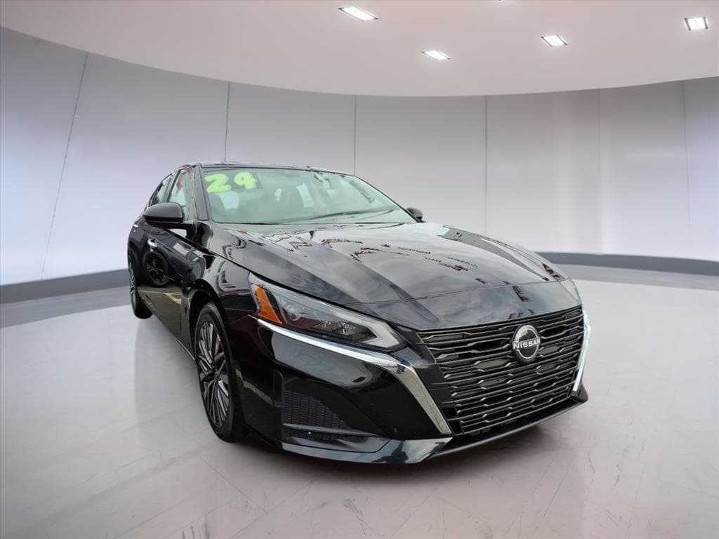 Used 2024 Nissan Altima 2.5 SV Sedan