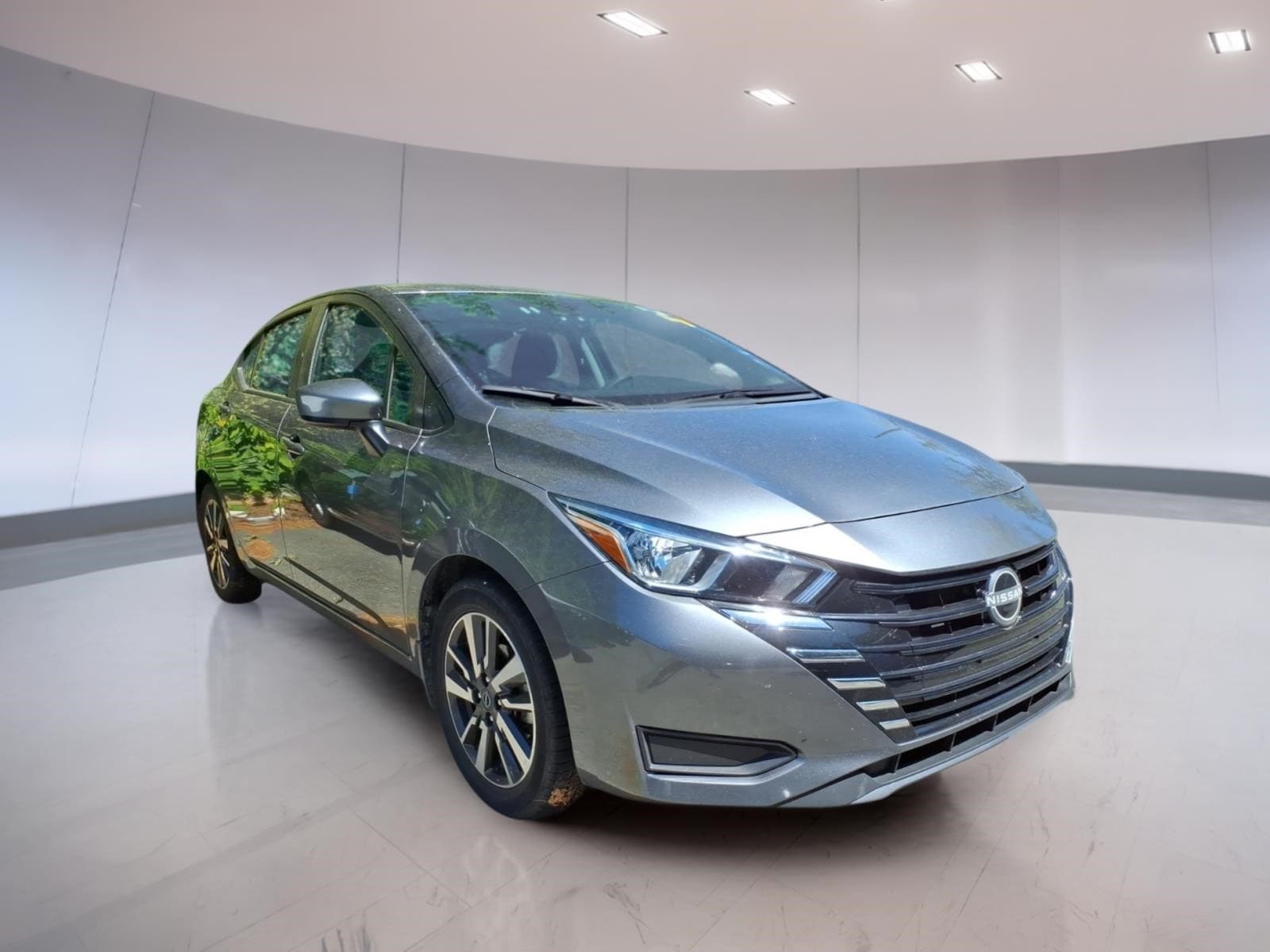 2024 Nissan Versa's photo