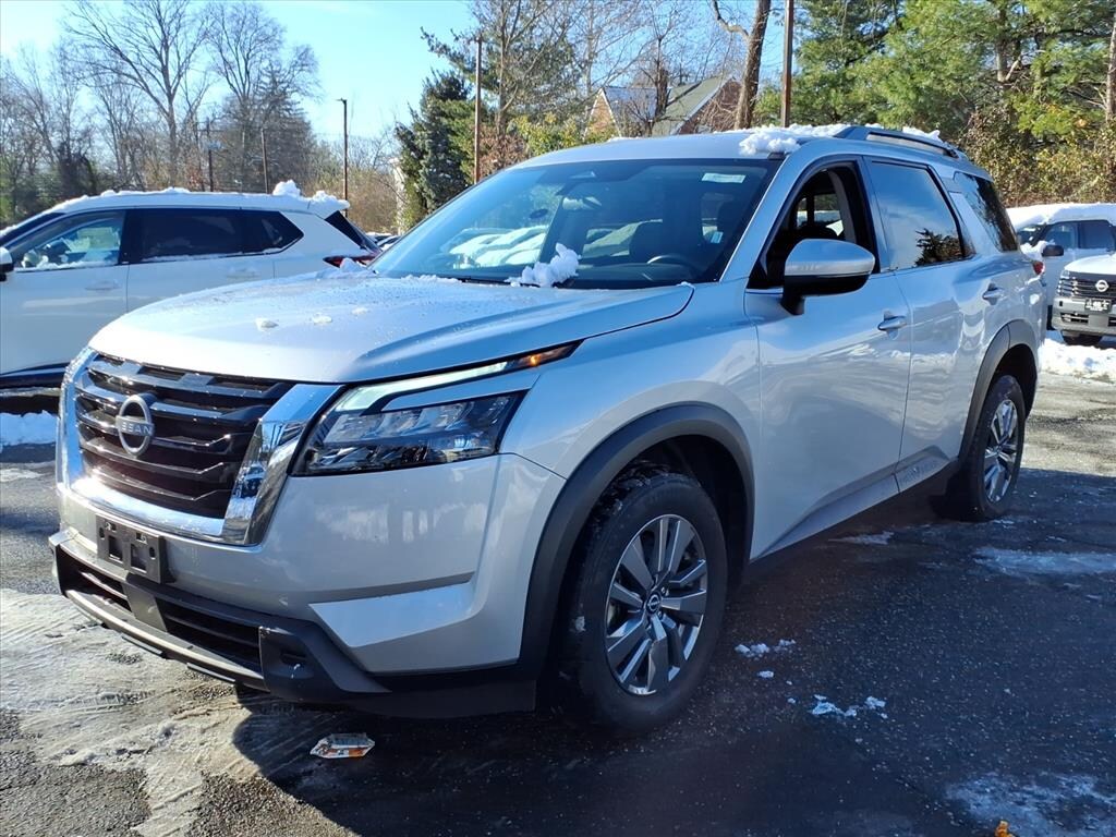 Used 2025 Nissan Pathfinder SV SUV