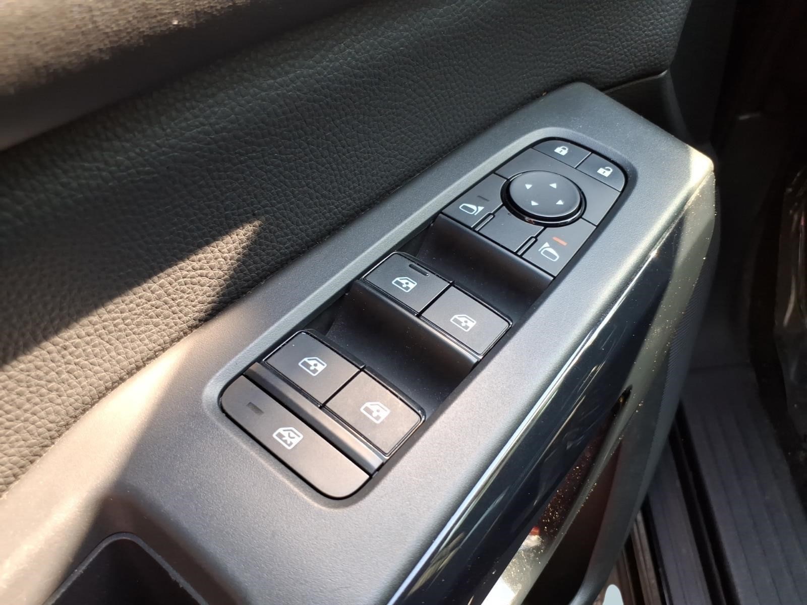 2024 Nissan Pathfinder SV - Photo 10