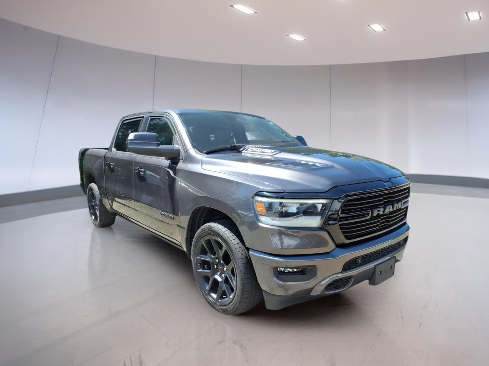 2023 RAM 1500 Laramie 4x4 Crew Cab 5'7's photo