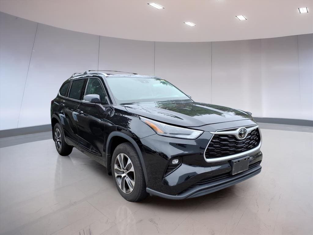 2022 Toyota Highlander XLE's photo