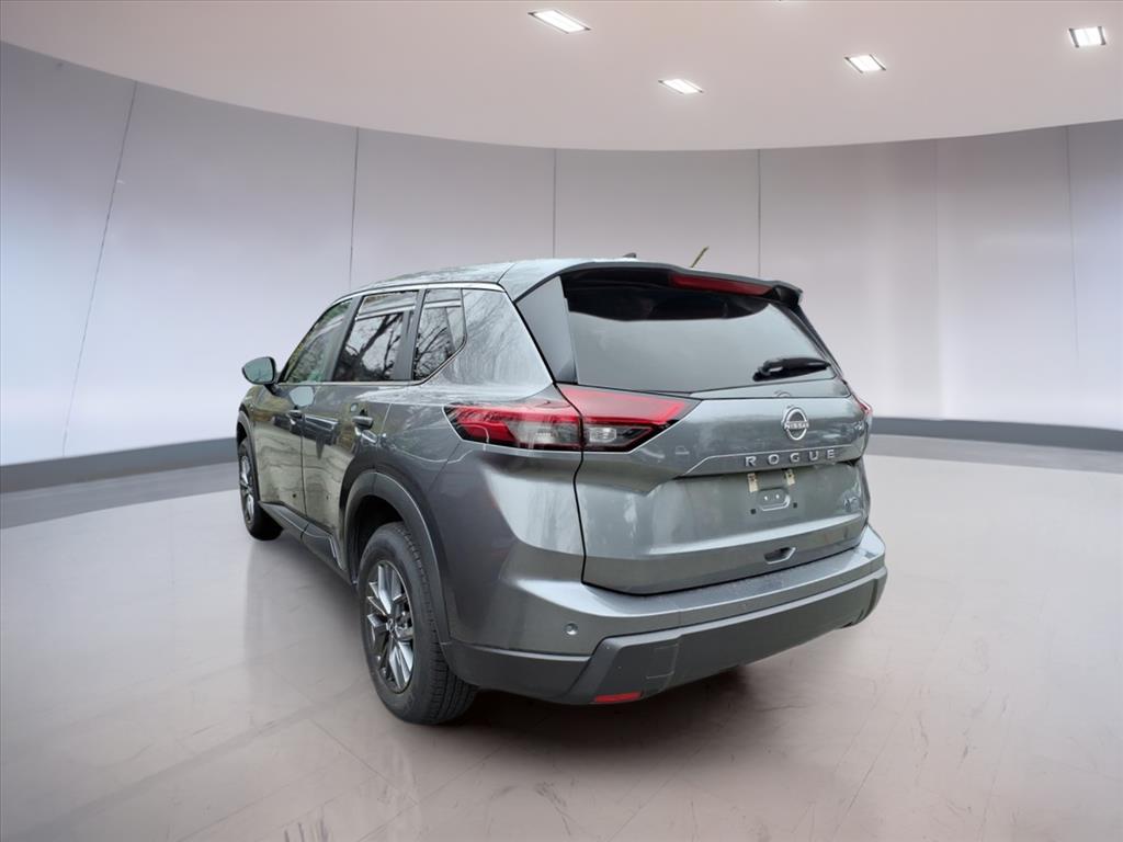 2024 Nissan Rogue S photo 2