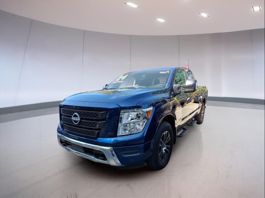 Used 2024 Nissan Titan SV Truck Crew Cab