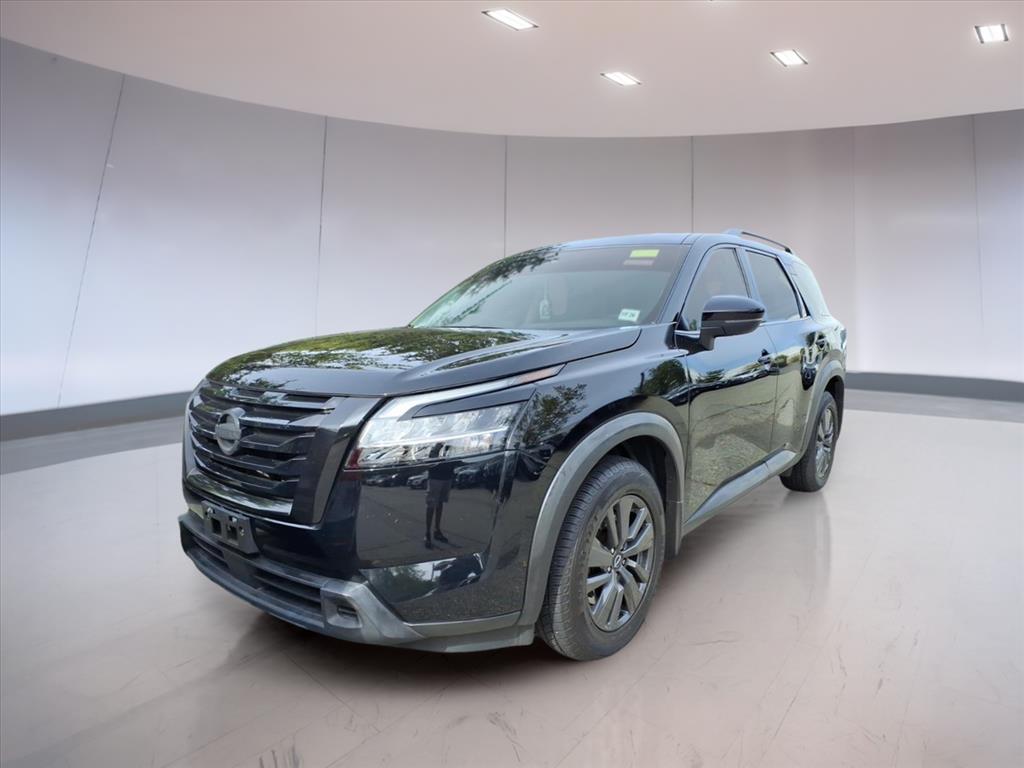 2022 Nissan Pathfinder SV photo 2