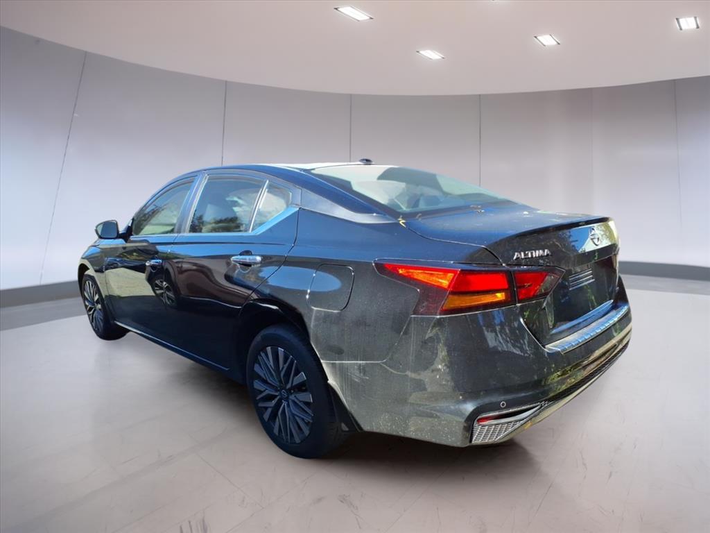 2023 Nissan Altima 2.5 SV photo 3