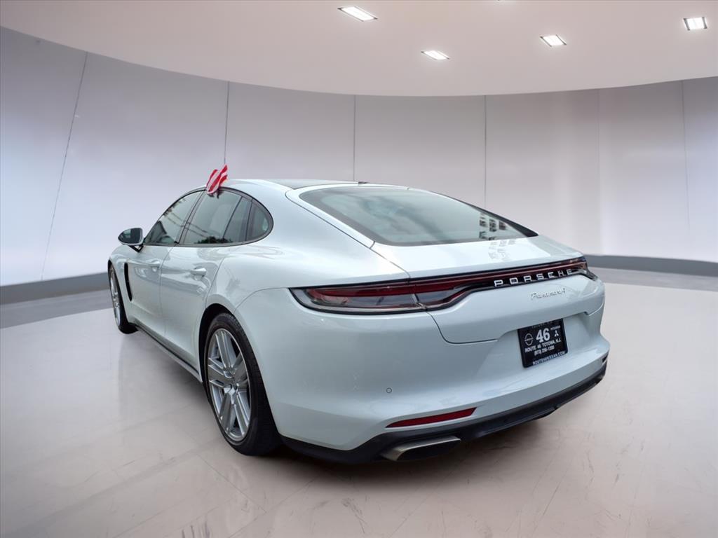 2021 Porsche Panamera 4 photo 3