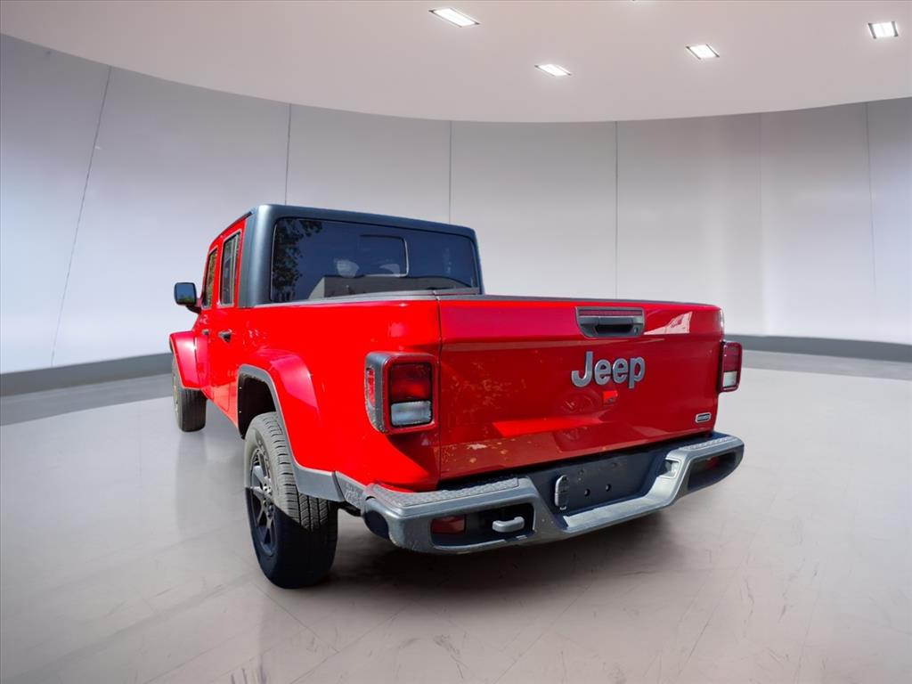 2023 Jeep Gladiator Overland photo 2