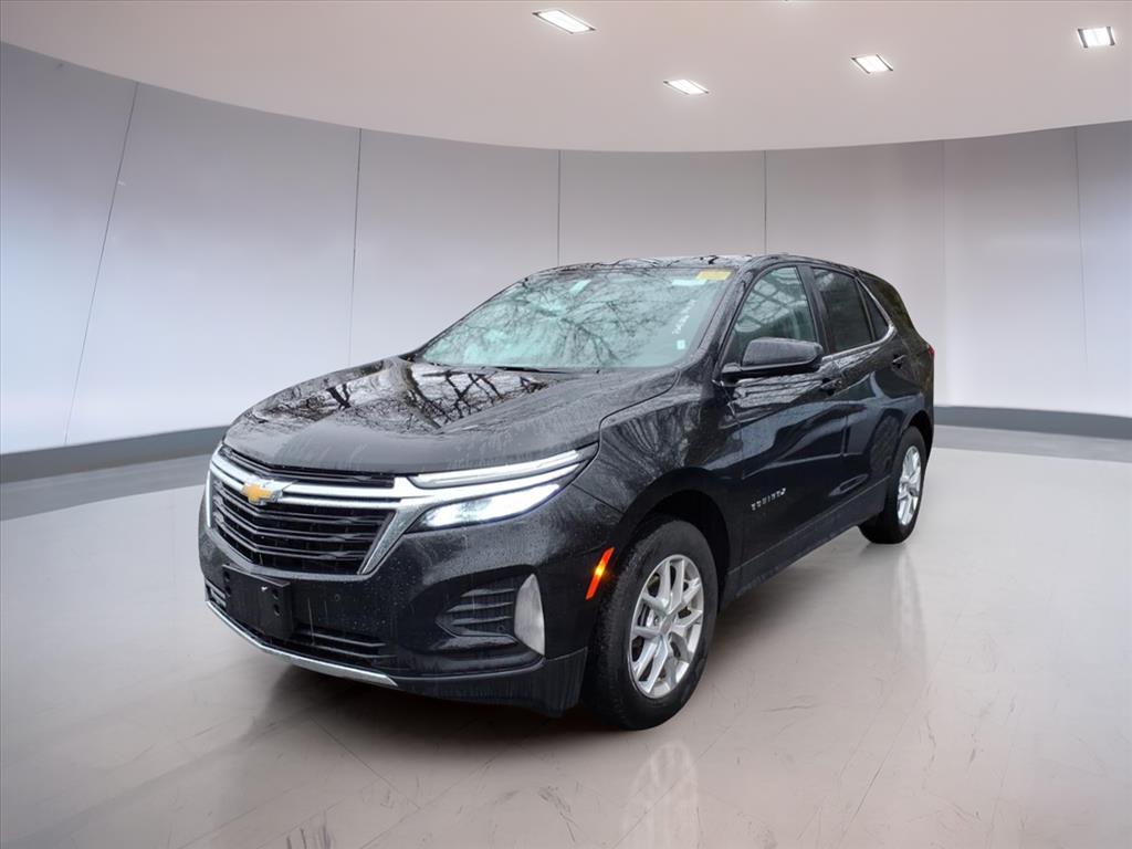 2024 Chevrolet Equinox LT photo 2