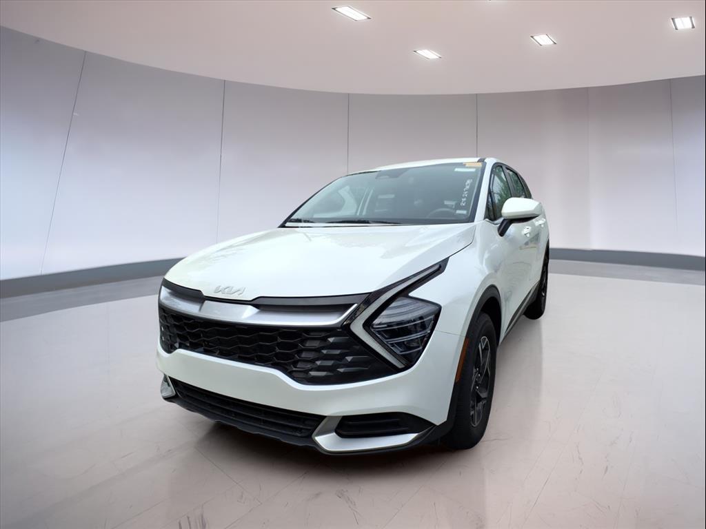2024 Kia Sportage LX photo 2