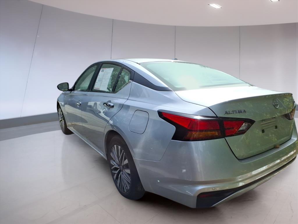 2023 Nissan Altima 2.5 SV photo 3
