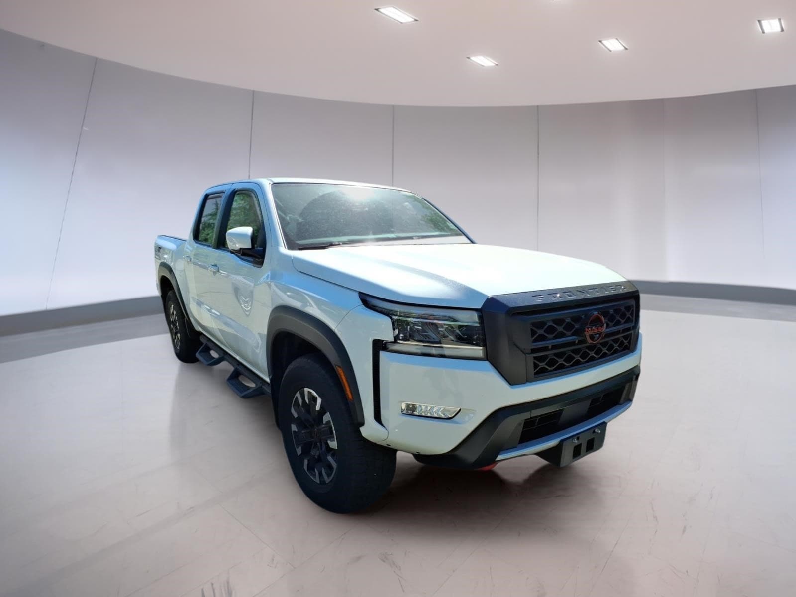 2023 Nissan Frontier PRO-4X Crew Cab 4X4's photo