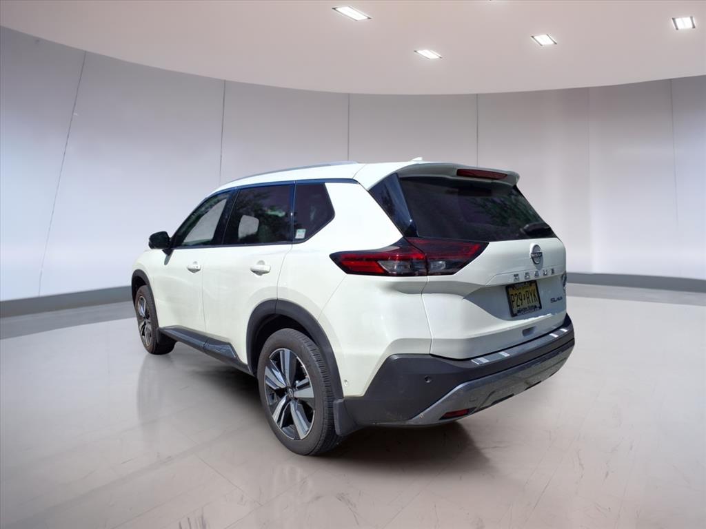 2023 Nissan Rogue SL photo 3