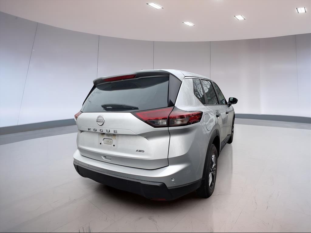 2024 Nissan Rogue S photo 3