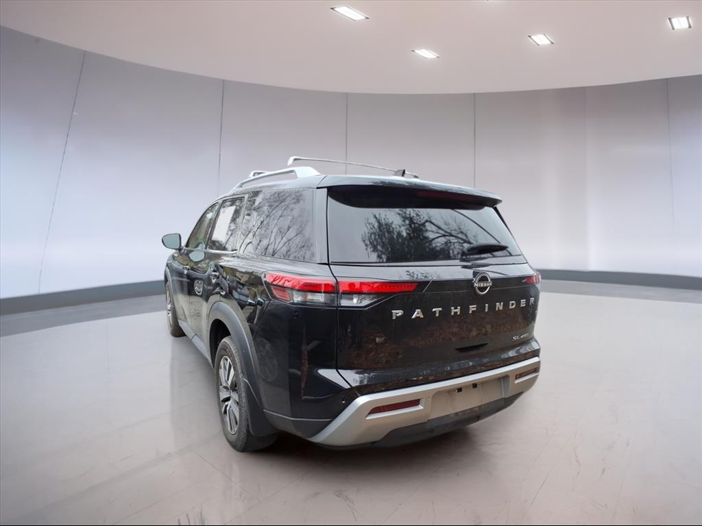 2024 Nissan Pathfinder SL photo 3