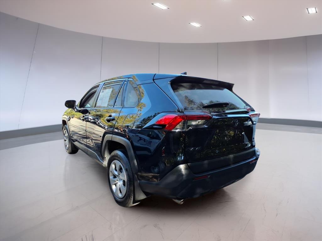 2022 Toyota RAV4 LE photo 2