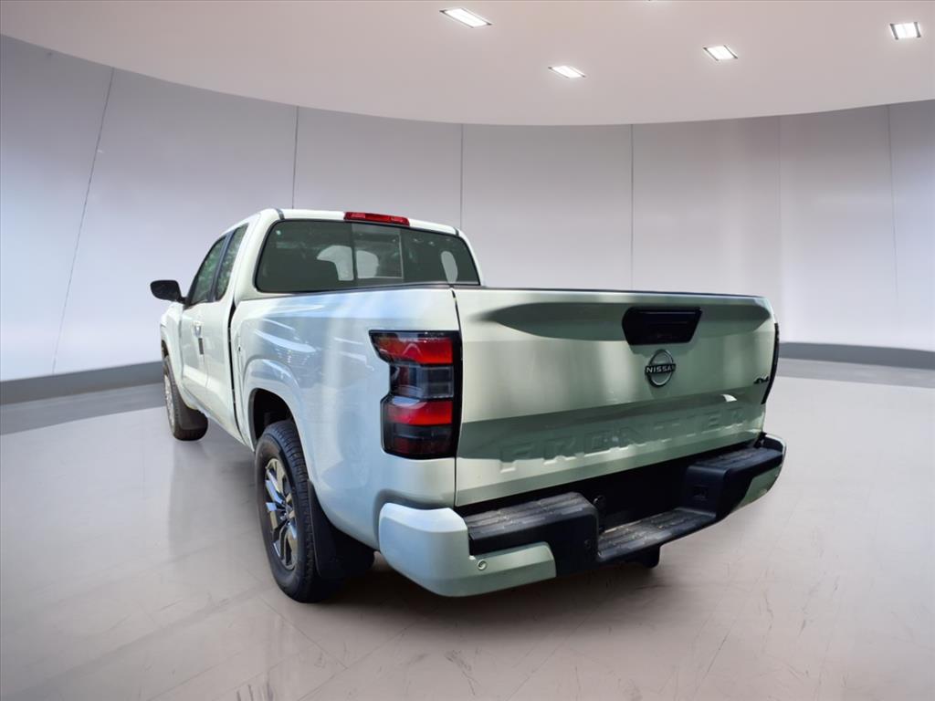 2025 Nissan Frontier SV photo 3
