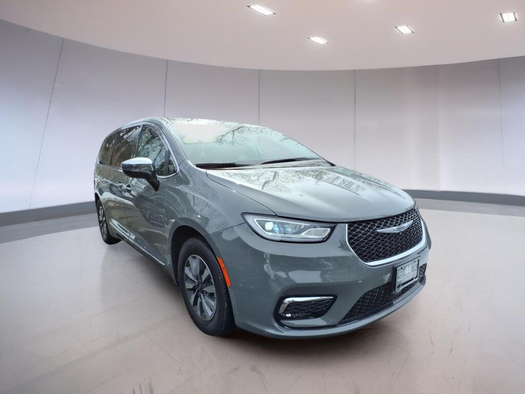Used 2023 Chrysler Pacifica Plug-In Hybrid Limited Van Passenger Van