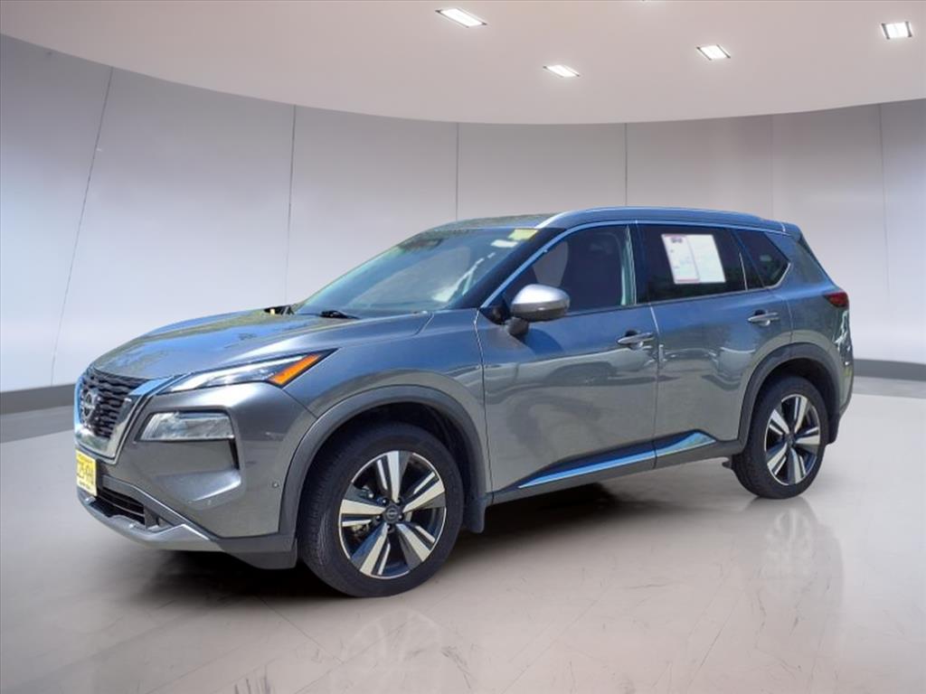 2022 Nissan Rogue SL photo 2