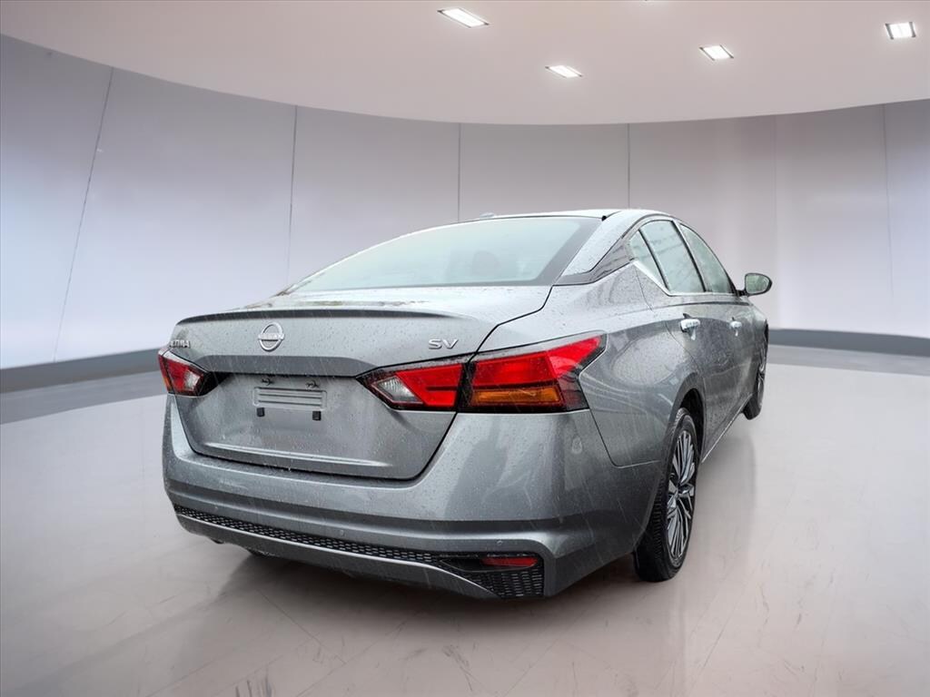 Used 2023 Nissan Altima 2.5 SV Sedan
