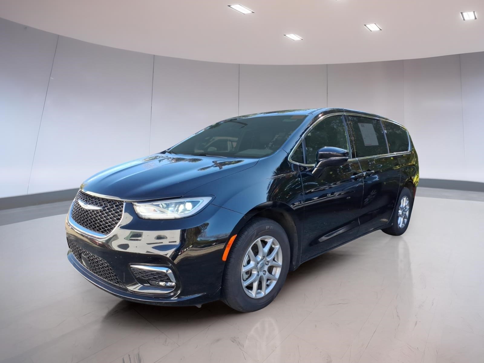 Used 2025 Chrysler Pacifica Select Van Passenger Van