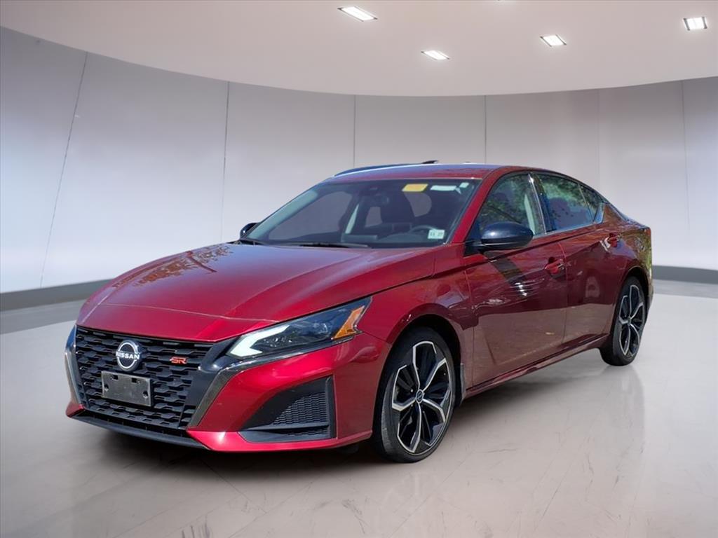 2023 Nissan Altima 2.5 SR photo 2