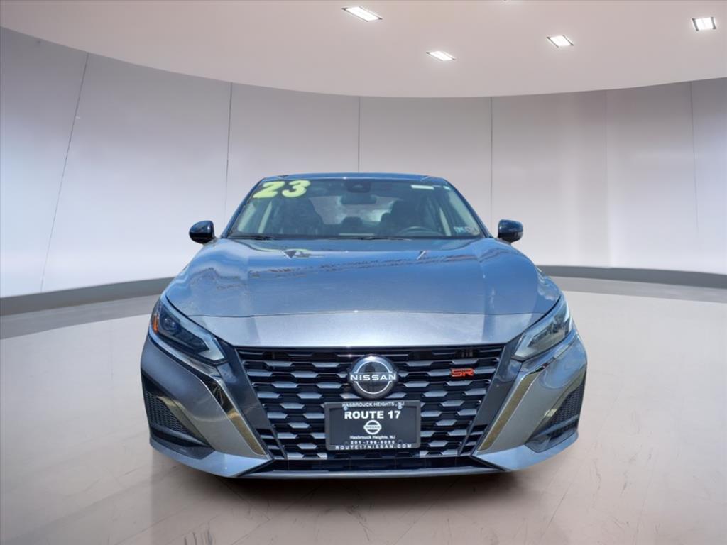 2023 Nissan Altima 2.5 SR photo 2