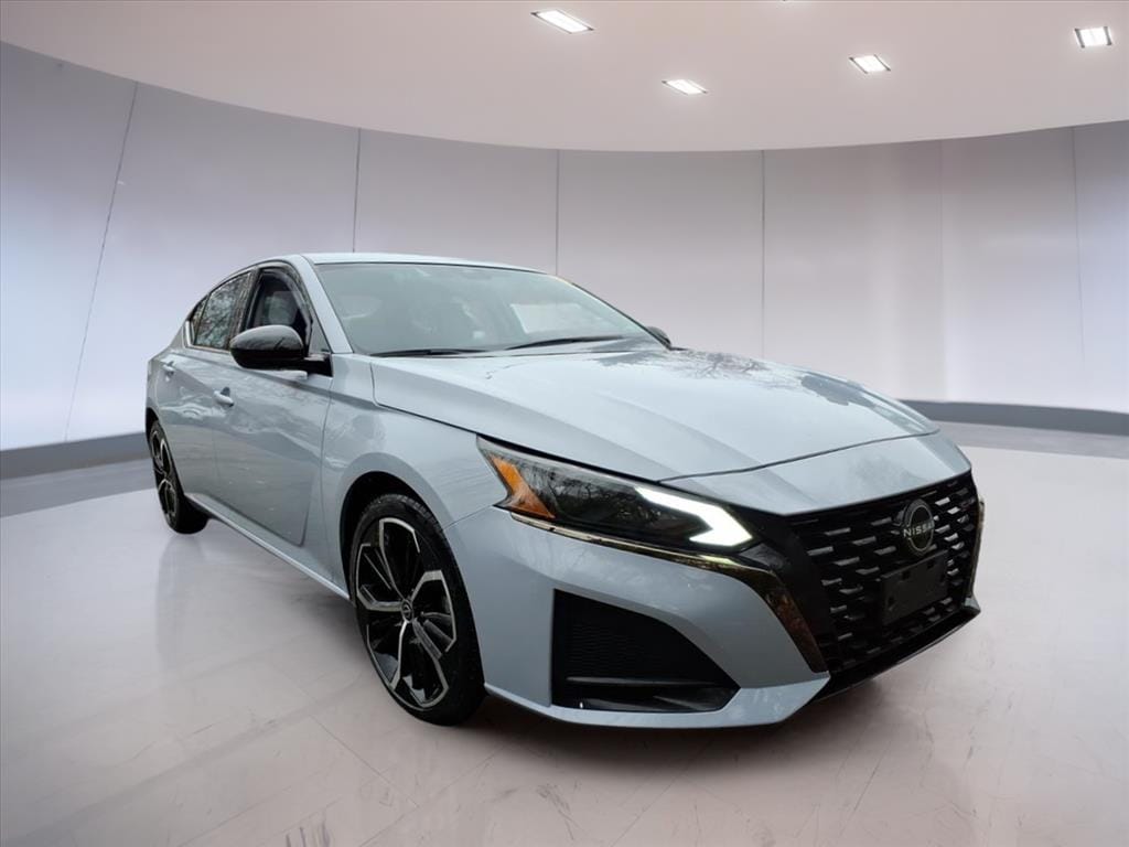 2023 Nissan Altima SR