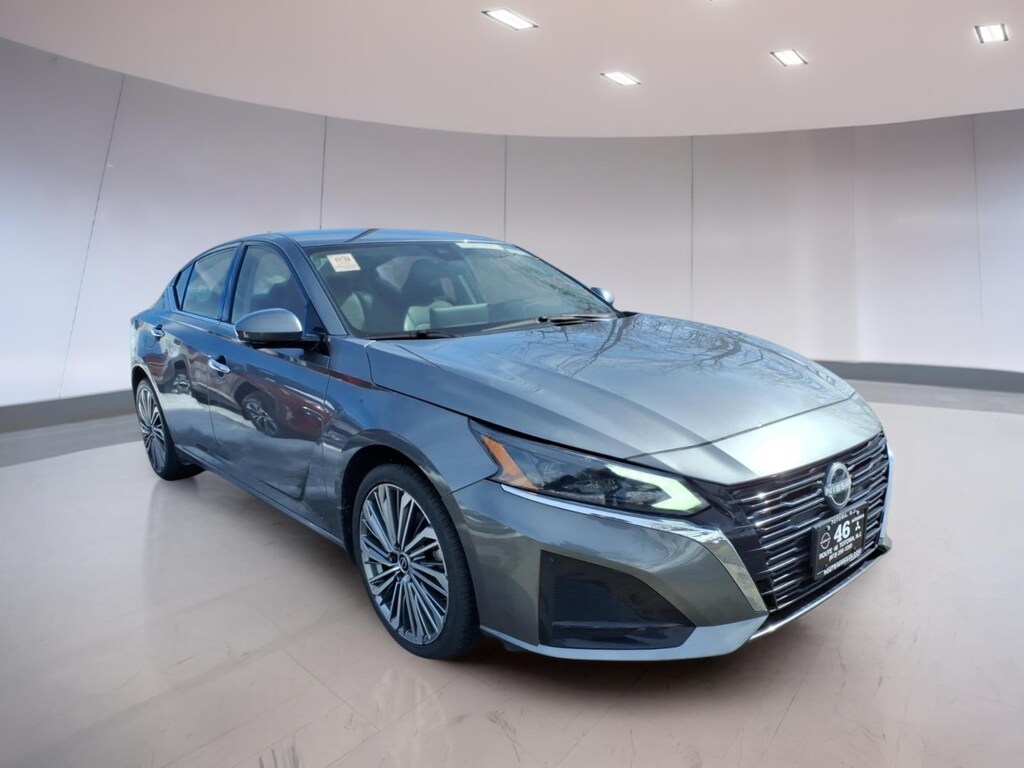 Used 2023 Nissan Altima 2.5 SL Sedan