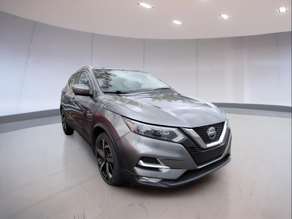 2022 Nissan Rogue Sport SL's photo