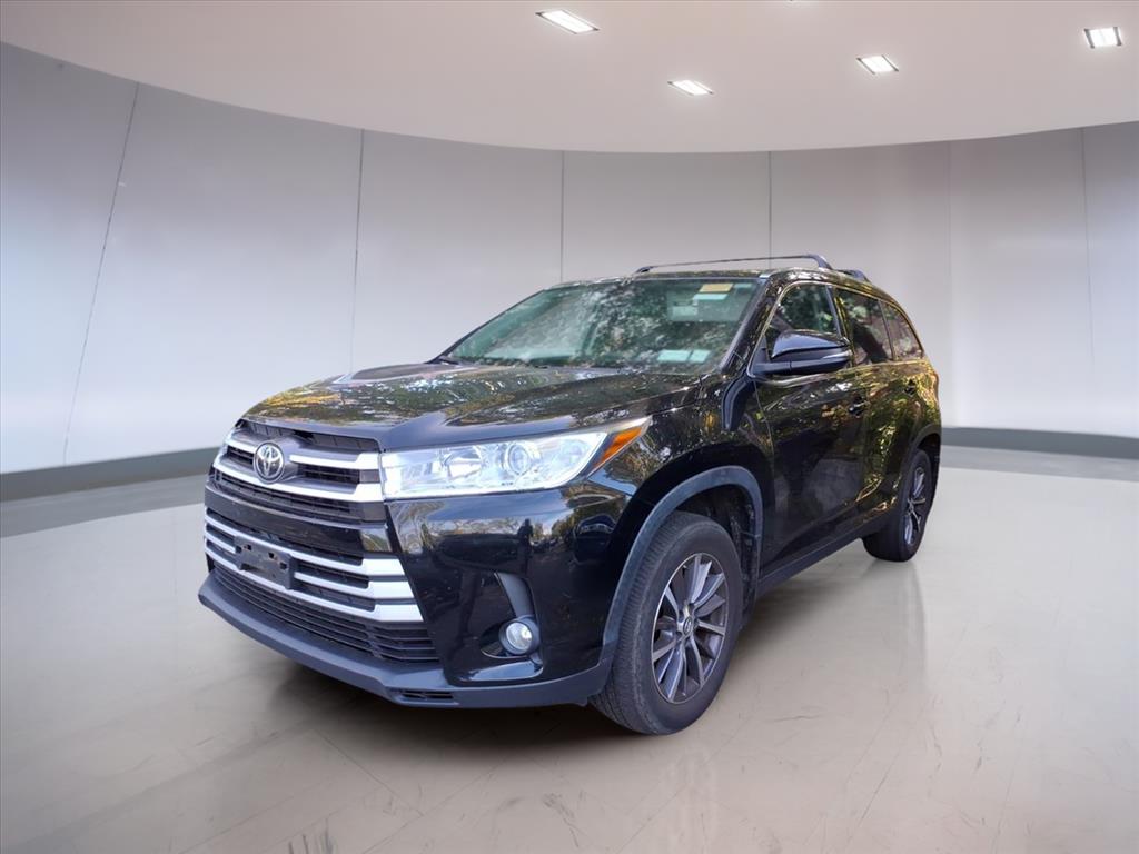 2019 Toyota Highlander XLE photo 2