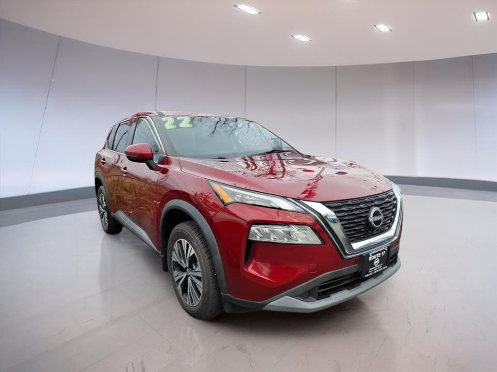2022 Nissan Rogue SV's photo