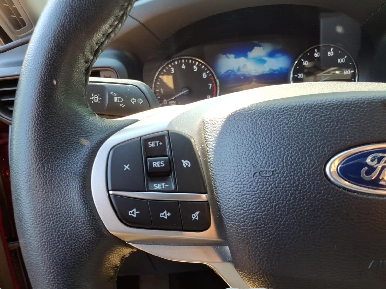 2023 Ford Explorer XLT - Photo 12